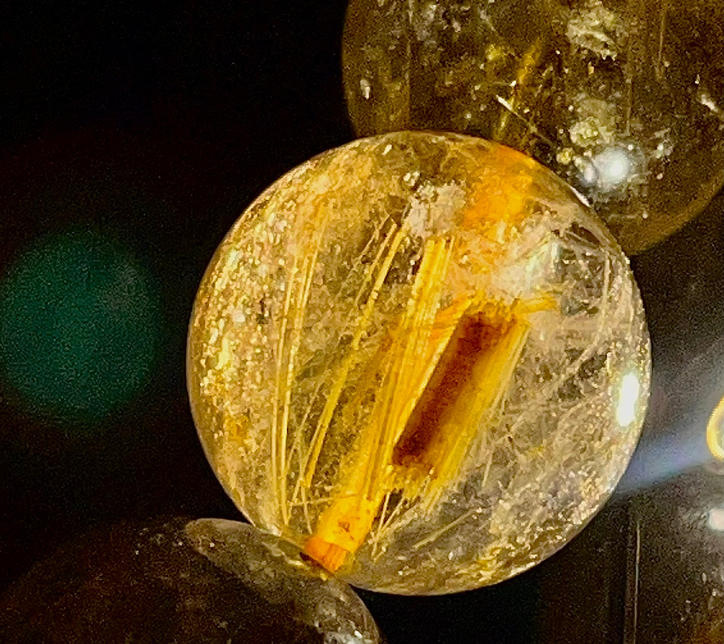 اسورة روتيل كوارتز اصفر نادر