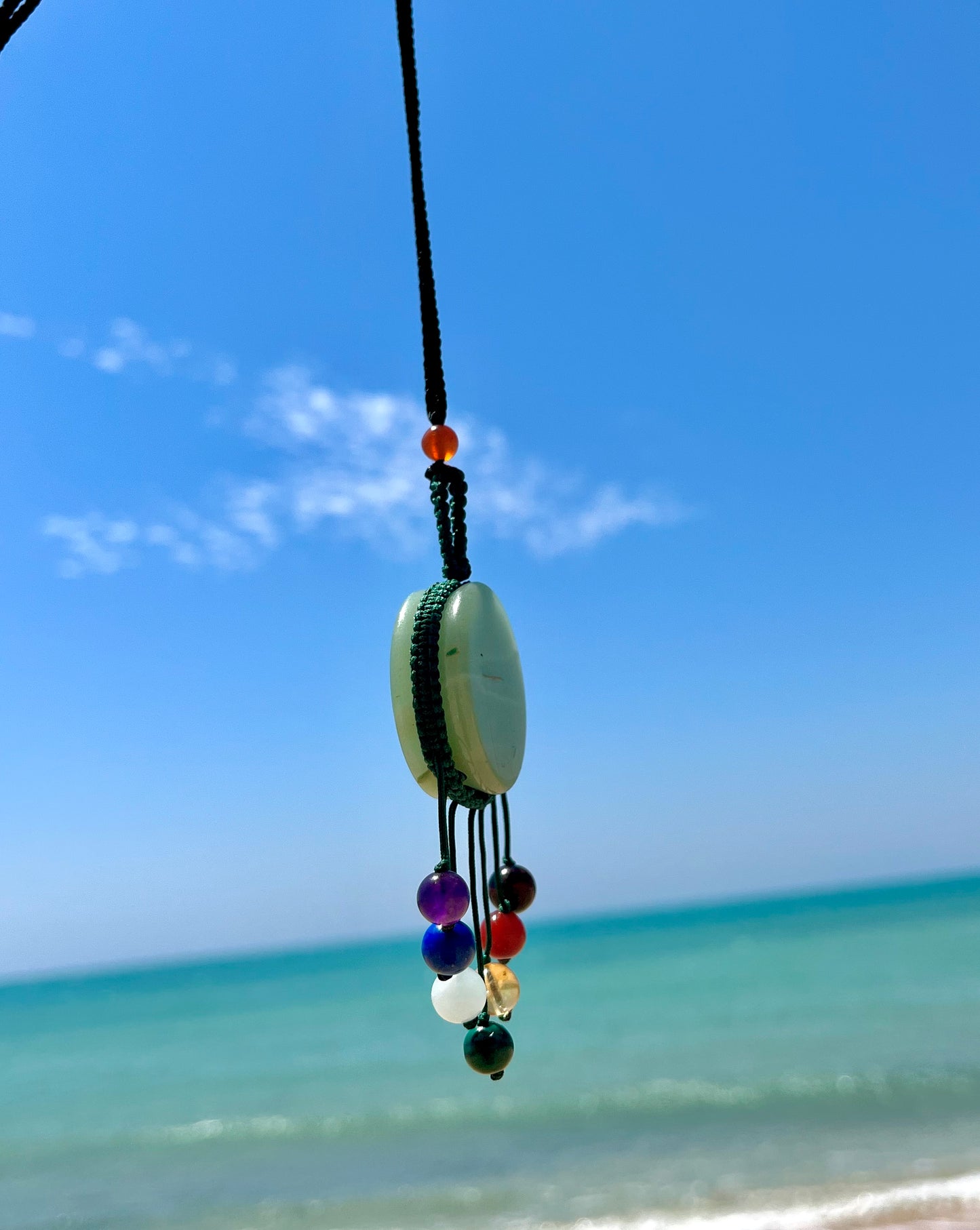 عقد شاكرات الطاقة السبعة للجنسين