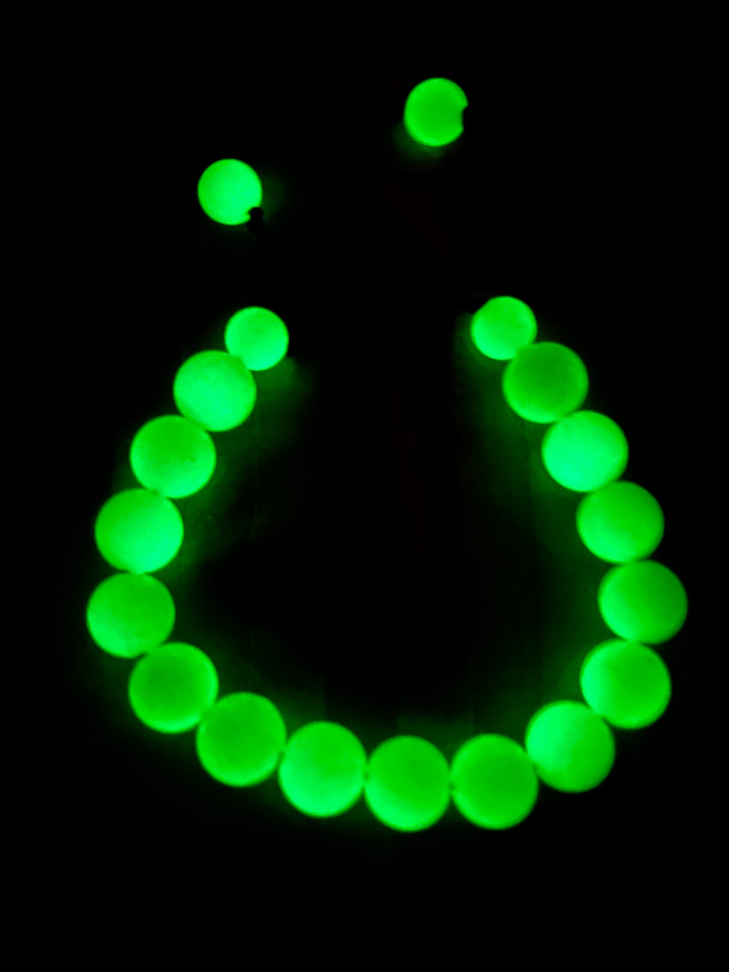 اسورة حجر طاقة مضئ للجنسين