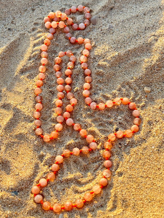 عقد حجر الشمس طبيعي للجنسين