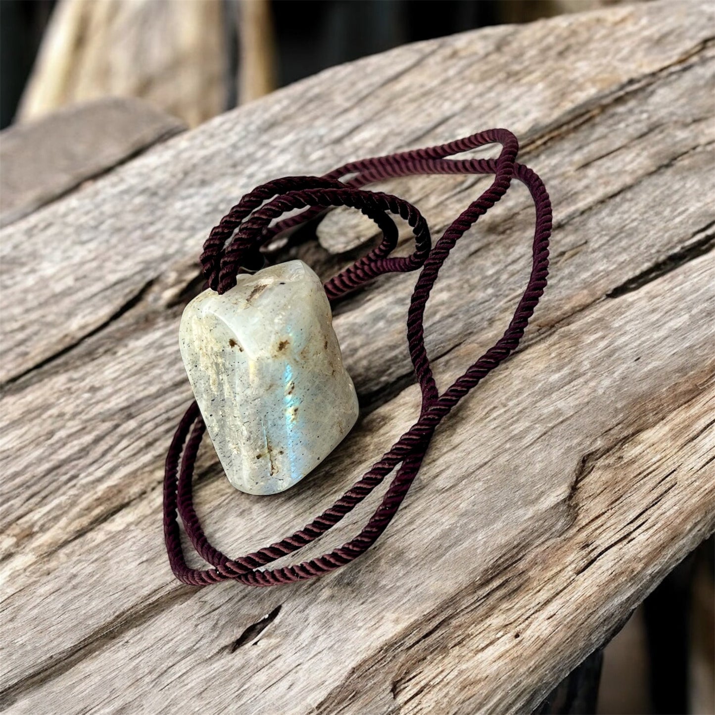 عقد لابرادورايت خام للجنسين