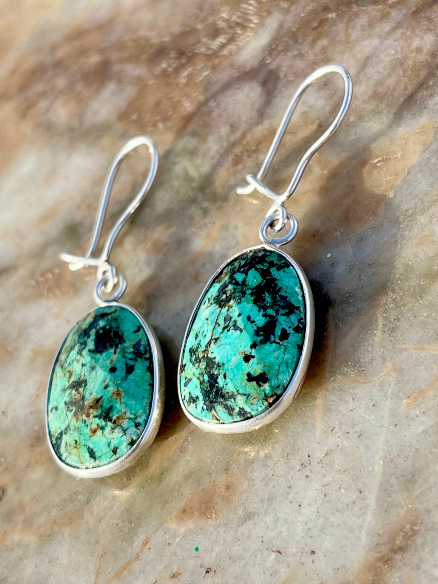 حلق فضة بحجر فيروز افريقي أصلي