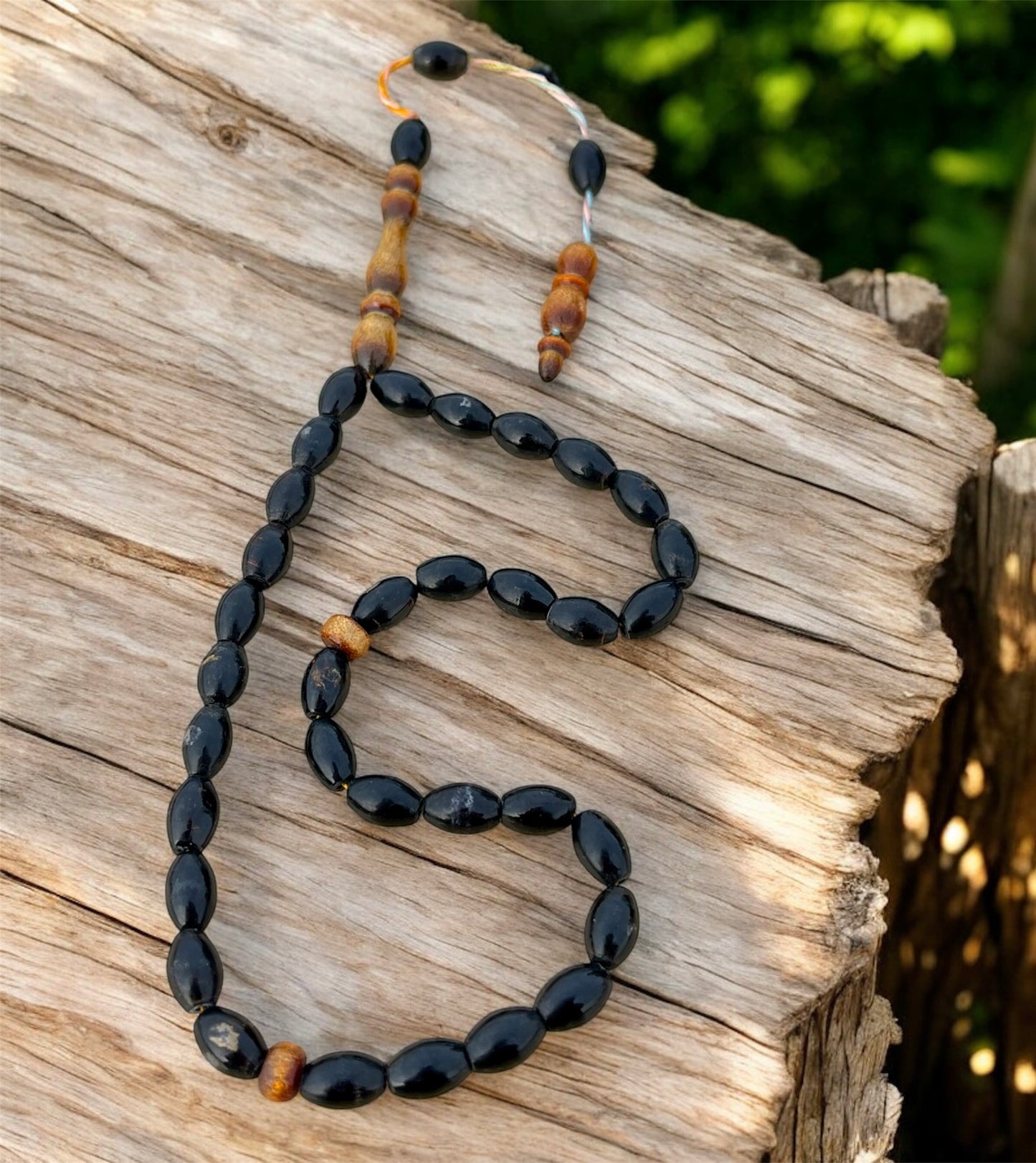 سبحة يسر اسود ودهبي نادر