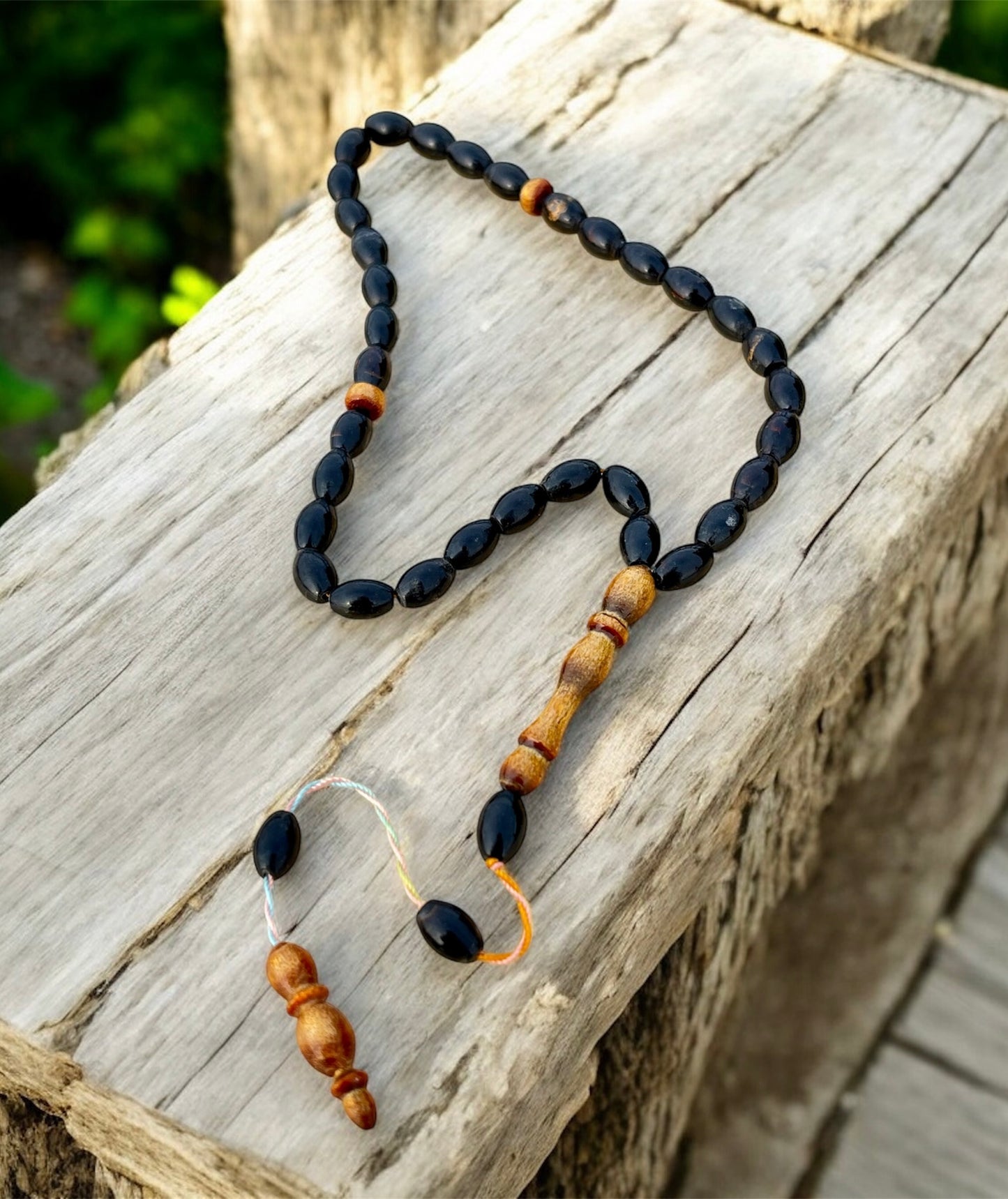 سبحة يسر اسود ودهبي نادر