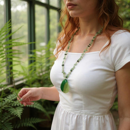 عقد عقيق أخضر وفضة