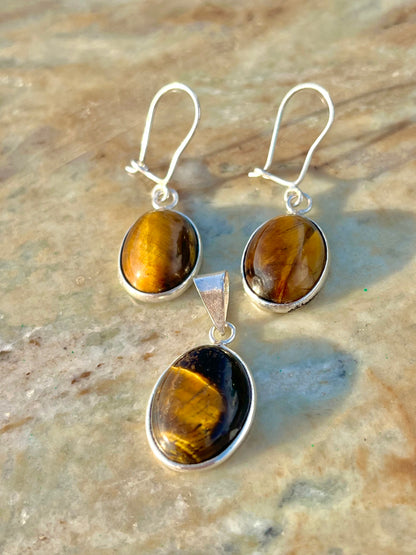 طقم فضة بحجر عين نمر اصلي