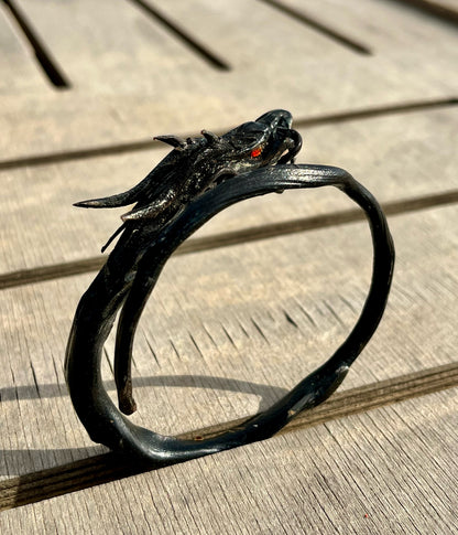 اسورة التنين يسر جزيرة بالي