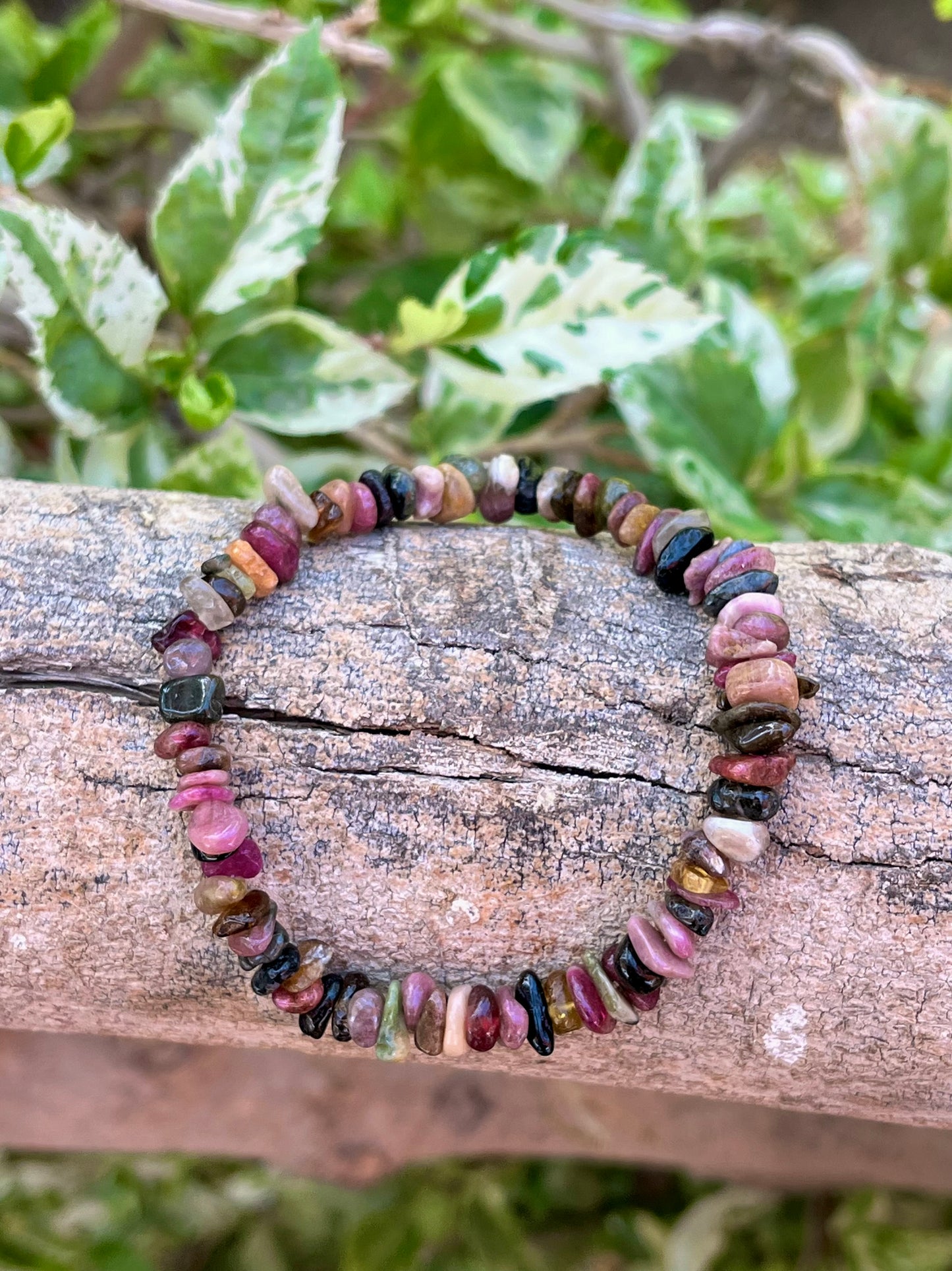 اسورة تورمالين حجر أصلي مناسب للجنسين