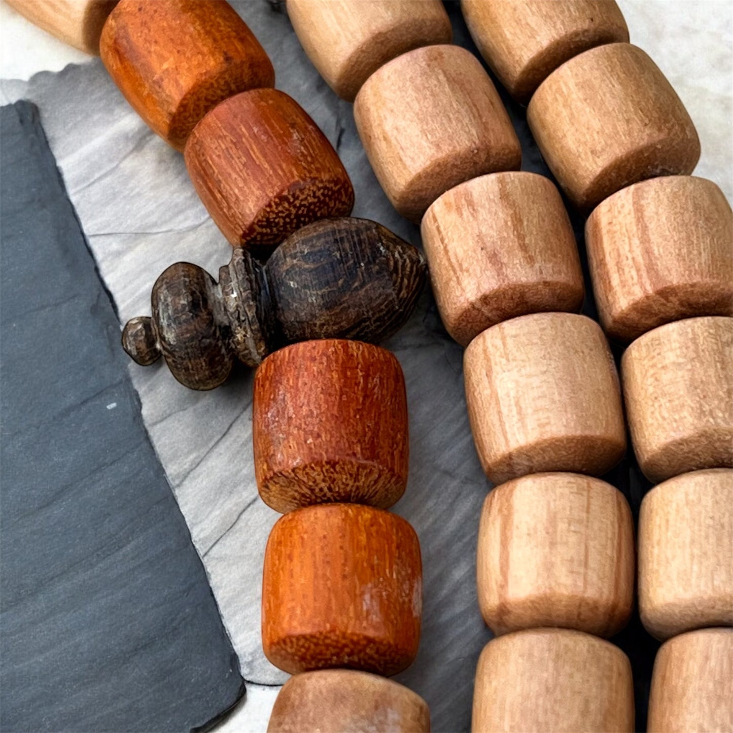 سبحة خشب صندل متنوع وعود100حبة