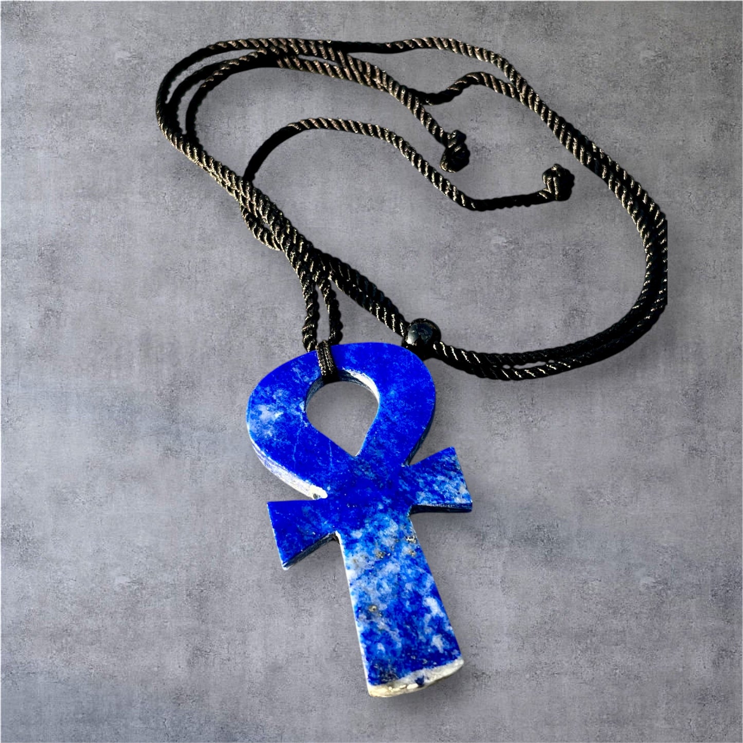 عقد مفتاح الحياه لابيس لازورد للجنسين