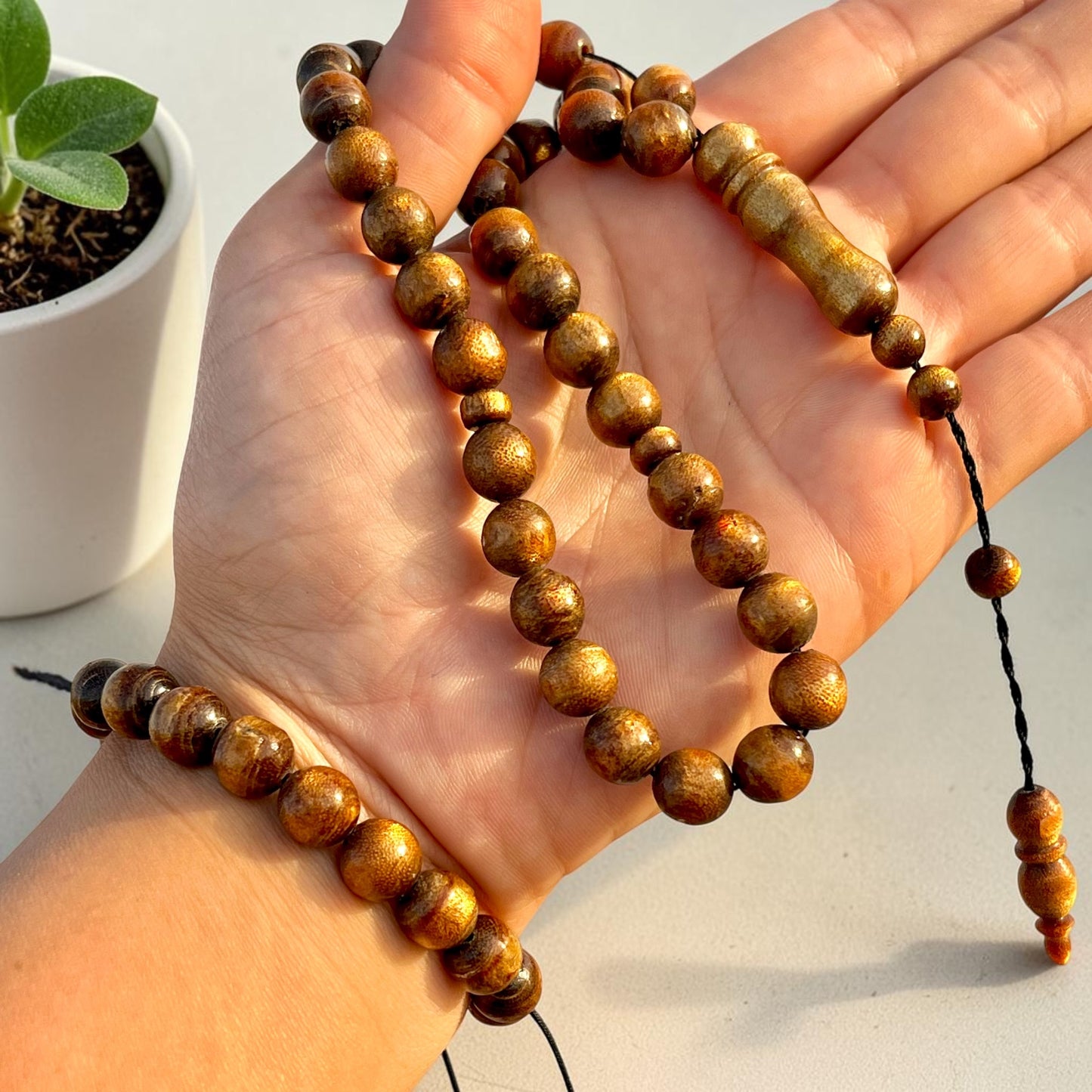 طقم يسر دهبي طبيعي سبحة واسورة