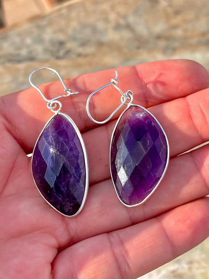 حلق فضة بجواهر اماتيست كبيرة